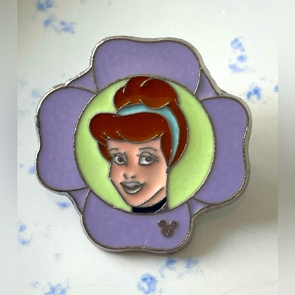 Disney 2011 Cinderella Lavender Princess Flower Series Pin - Cast Lanyard
